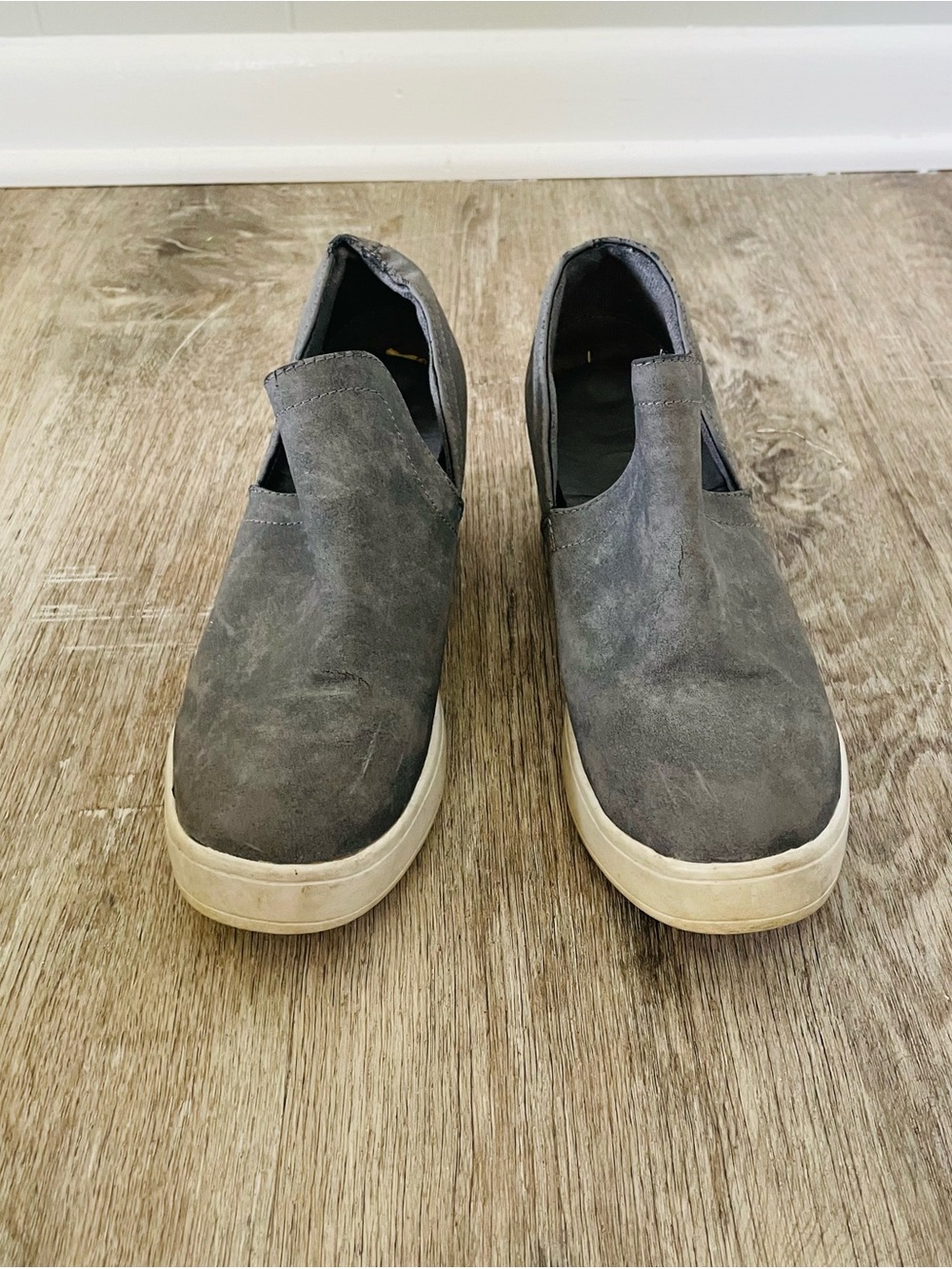 Gray Faux Suede Wedge Slip-On Sneakers Casual Comfort Shoes Size 7.5